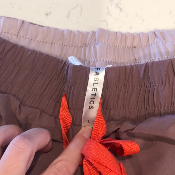 Fabletics shorts lined - Picture 3 of 7